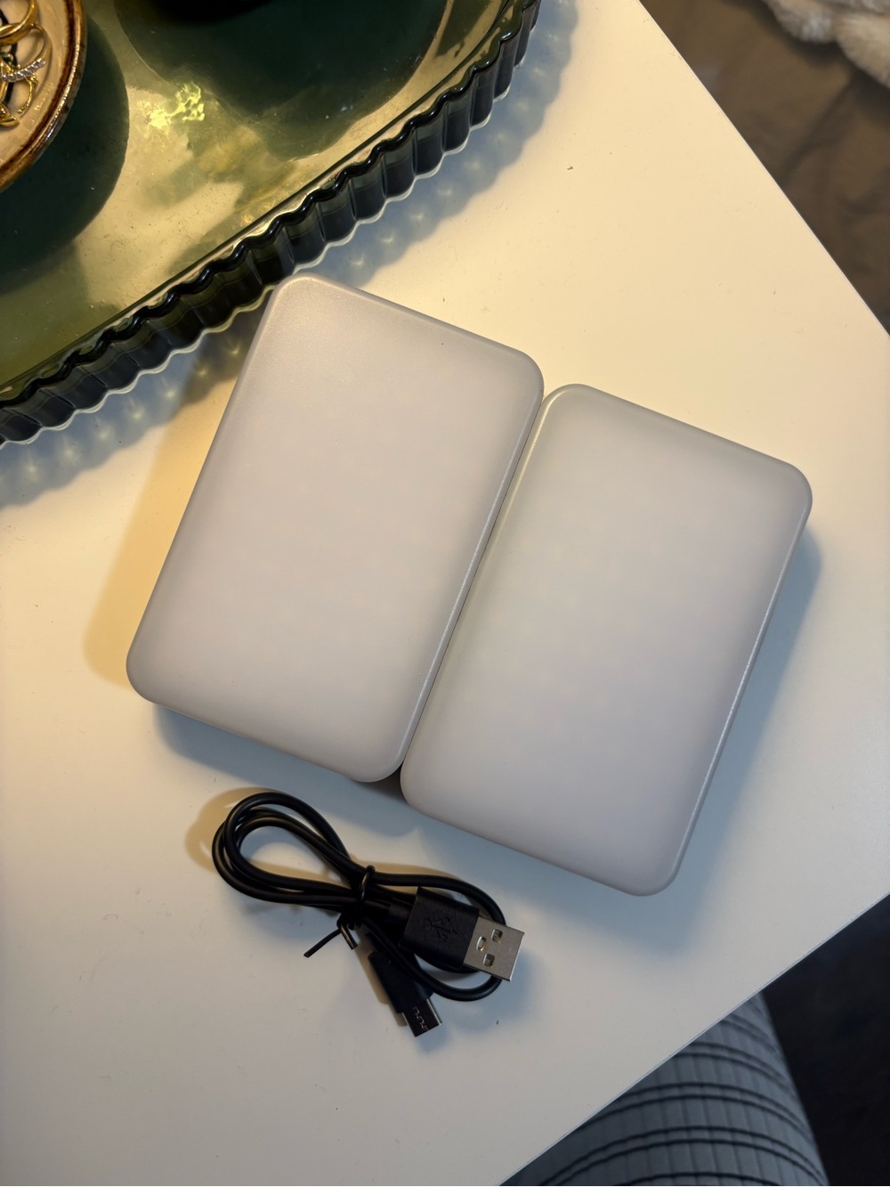 2 Portable LED Selfie Lights | Charging wire included